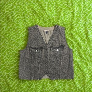 Universal Thread Leopard print vest
